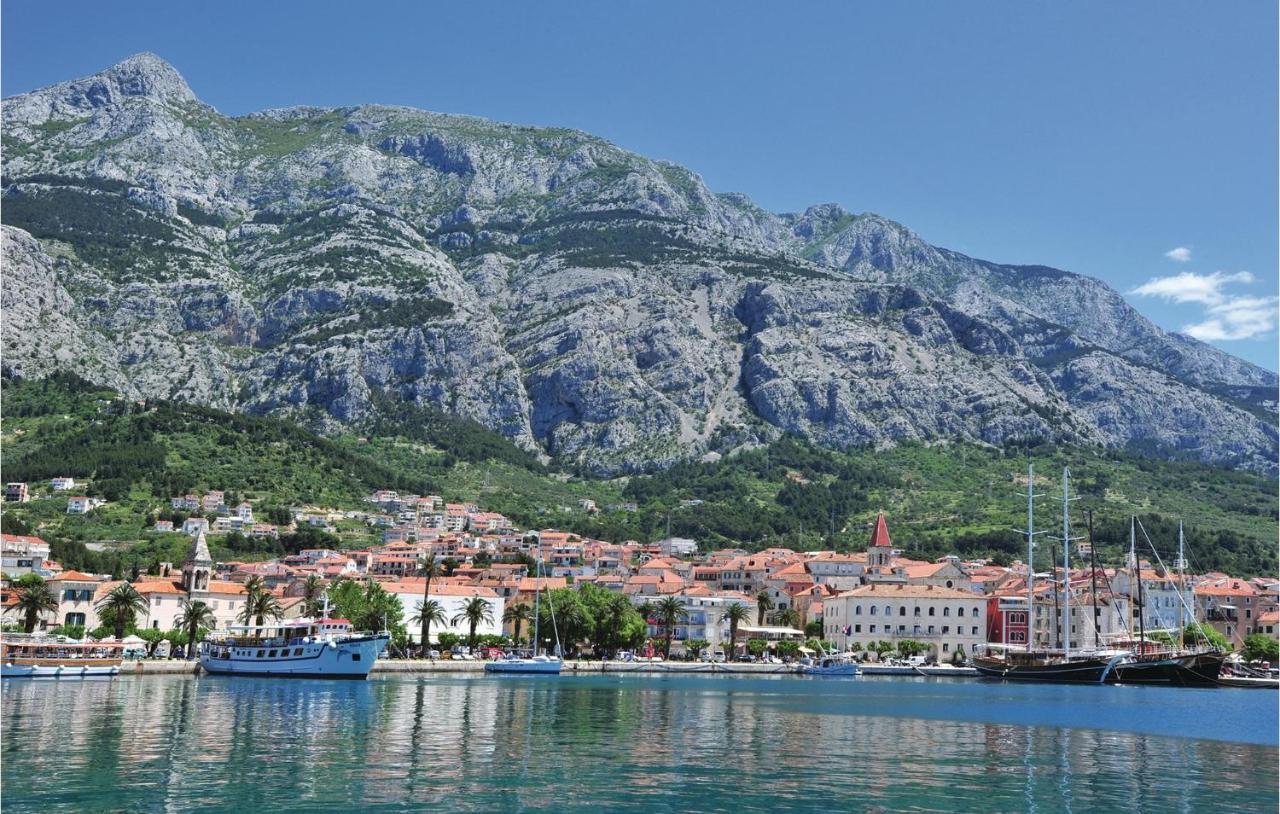 Cozy Apartment In Makarska With Kitchen Kültér fotó